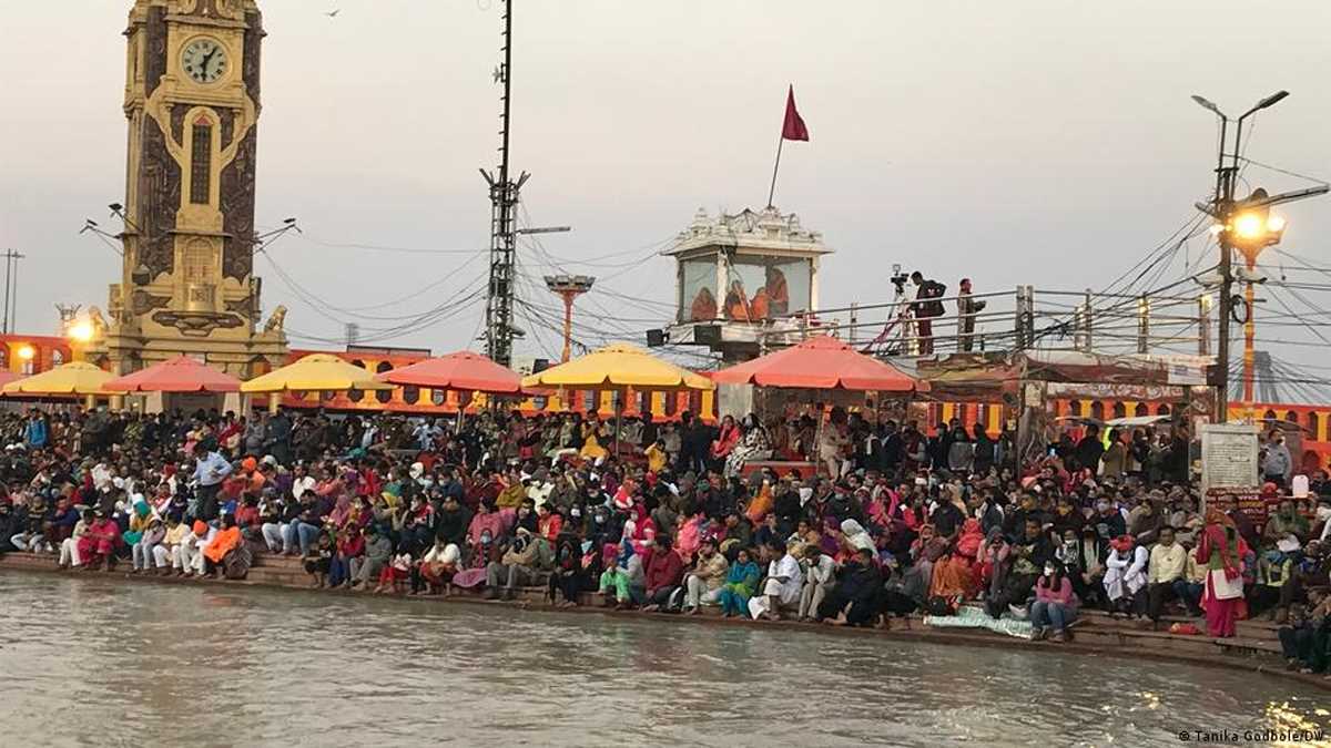 समान नागरिक संहिता का मसौदा उत्तराखंड के मुख्यमंत्री को सौंपा गया